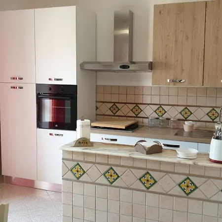 House Isabel * Джардіні-Наксос