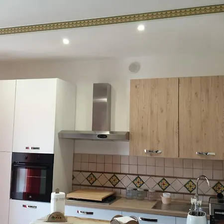 Апартаменти House Isabel Джардіні-Наксос