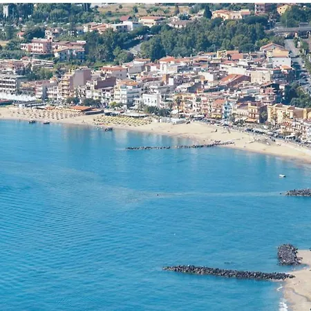 Апартаменти House Isabel *