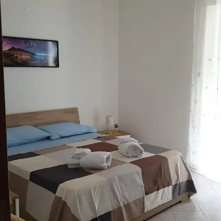 Апартаменты House Isabel